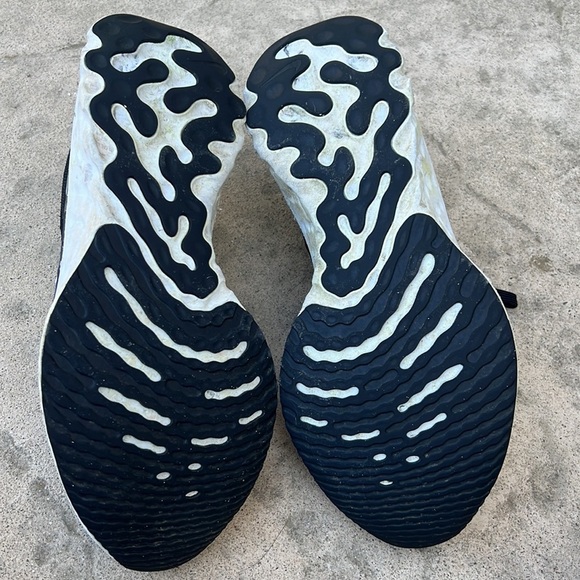 Nike React Infinity Run Flyknit 2 Black Men's Sneakers Size 12.5 - Picture 9 of 9